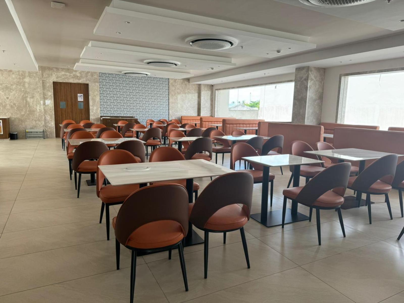 מלון ארודה Royal Embassy מראה חיצוני תמונה
